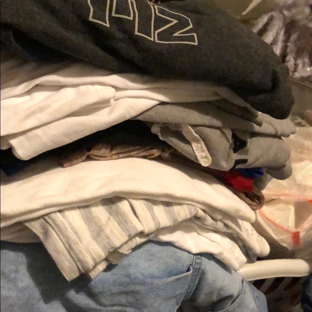11 long sleeve tshirts. American eagle, Hollister